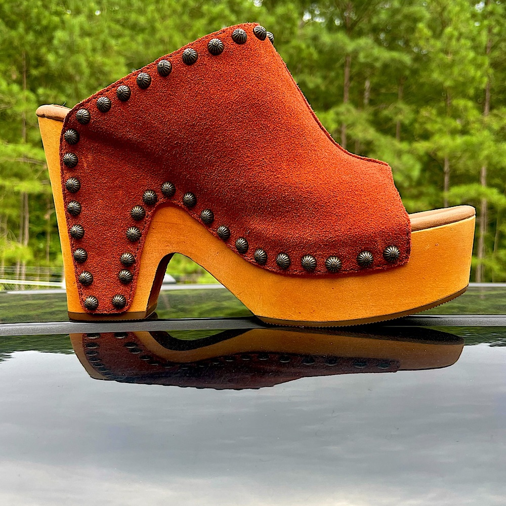 Dingo platform clogs